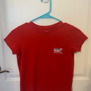 Vineyard vines girls whale flag pocket tee